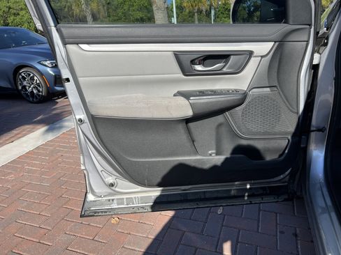 Used 2017 Honda CR-V LX image 14