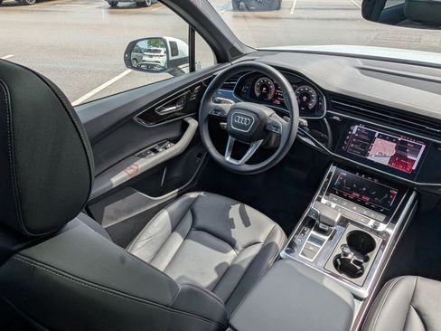Certified 2025 Audi Q7 2.0T Premium Plus w/ Premium Plus Package AWD/4WD image 9