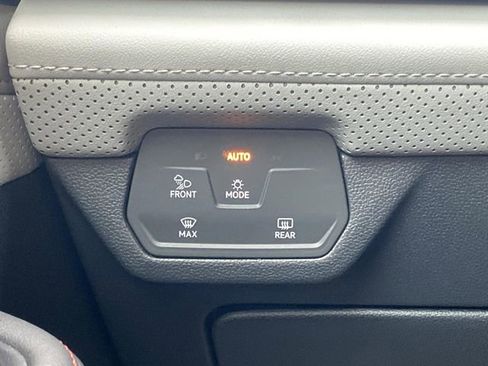 Used 2024 Volkswagen Atlas Peak Edition SEL image 27