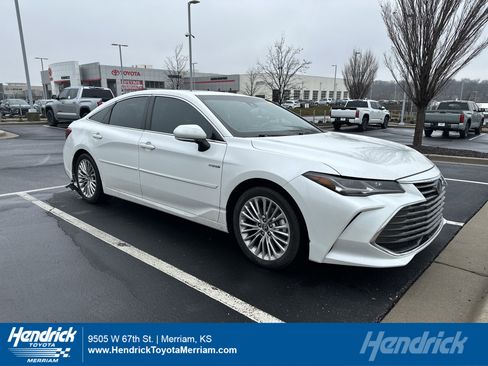 Used 2020 Toyota Avalon Limited w/ All Weather Liner Package image 1