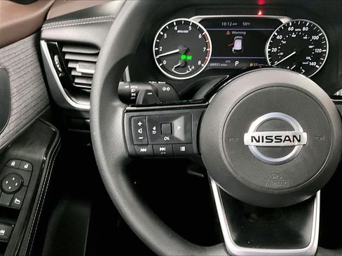 Used 2021 Nissan Rogue SV AWD/4WD image 23
