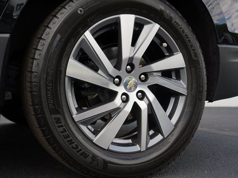 Used 2024 Chevrolet Equinox Premier AWD/4WD image 36