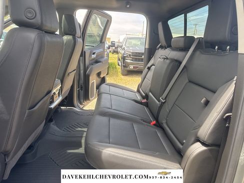 Used 2025 Chevrolet Silverado 1500 LTZ AWD/4WD image 34
