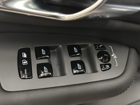 New 2026 Volvo XC90 B5 Plus AWD/4WD image 22