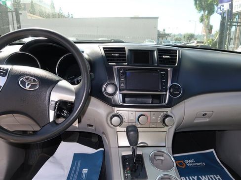Used 2013 Toyota Highlander Plus image 6