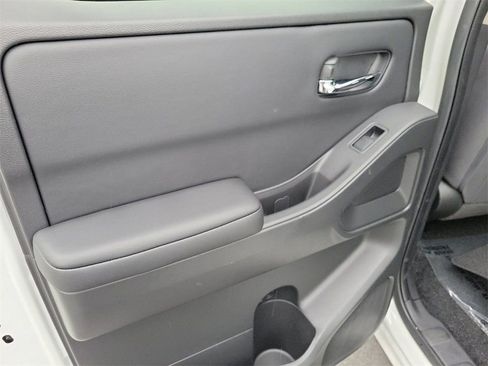 Certified 2025 Nissan Frontier SV RWD image 28