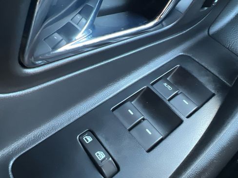 Used 2010 Ford Taurus SEL image 15