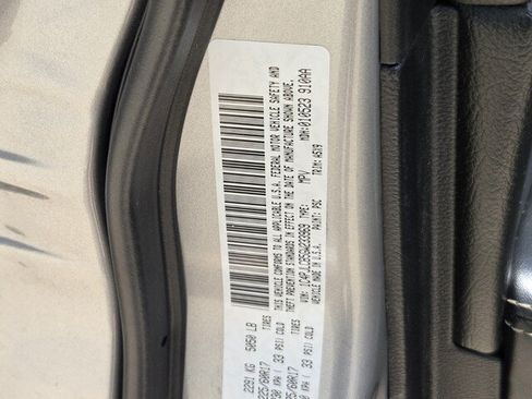 Used 2016 Jeep Cherokee Latitude FWD image 28