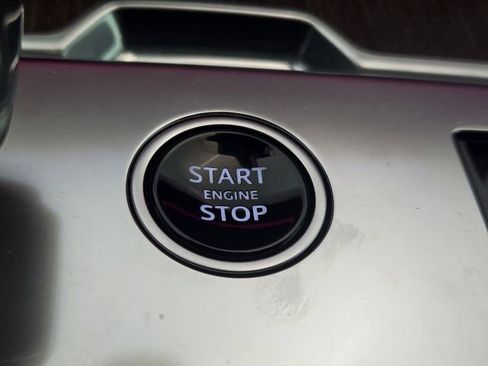 Used 2023 Land Rover Range Rover SE image 25