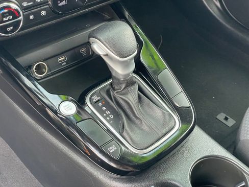 Used 2023 Kia Soul S FWD image 19