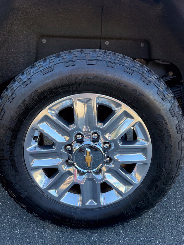 Used 2025 Chevrolet Silverado 2500 High Country w/ High Country Premium Package AWD/4WD image 26