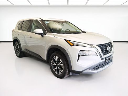 Used 2023 Nissan Rogue SV FWD image 3
