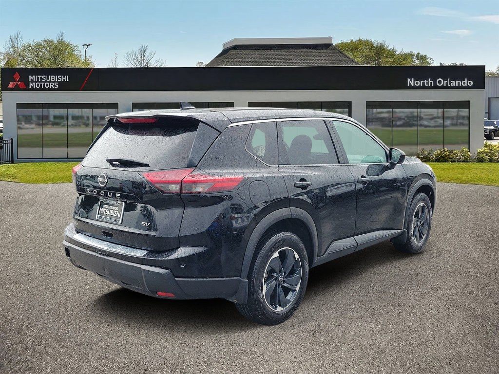 Used 2024 Nissan Rogue SV FWD image 3