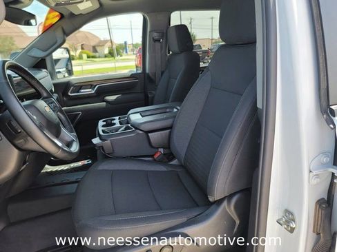 Used 2025 Chevrolet Silverado 2500 LT AWD/4WD image 18