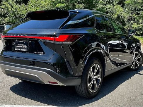 Used 2023 Lexus RX 350 Premium w/ Accessory Package AWD/4WD image 4