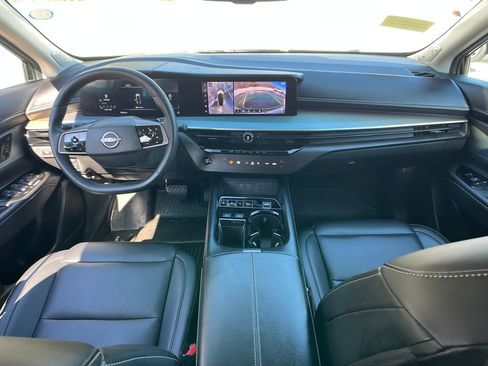 Used 2025 Nissan Murano SL image 13