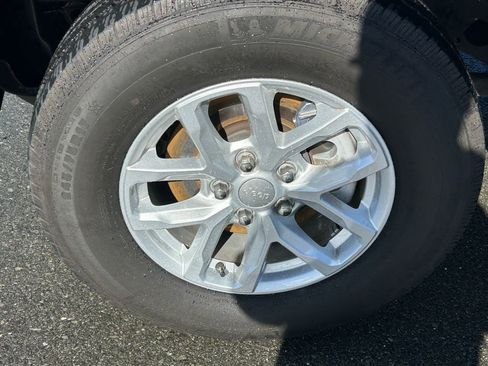 Used 2023 Jeep Wrangler Sport S image 9