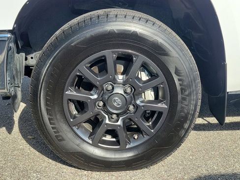 Used 2021 Toyota Tundra SR5 w/ Trail Edition image 7