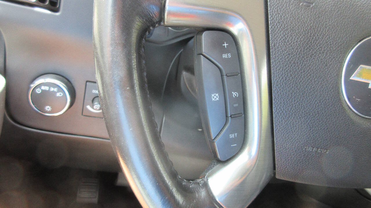 Used 2019 Chevrolet Express 2500 w/ Driver Convenience Package RWD image 25