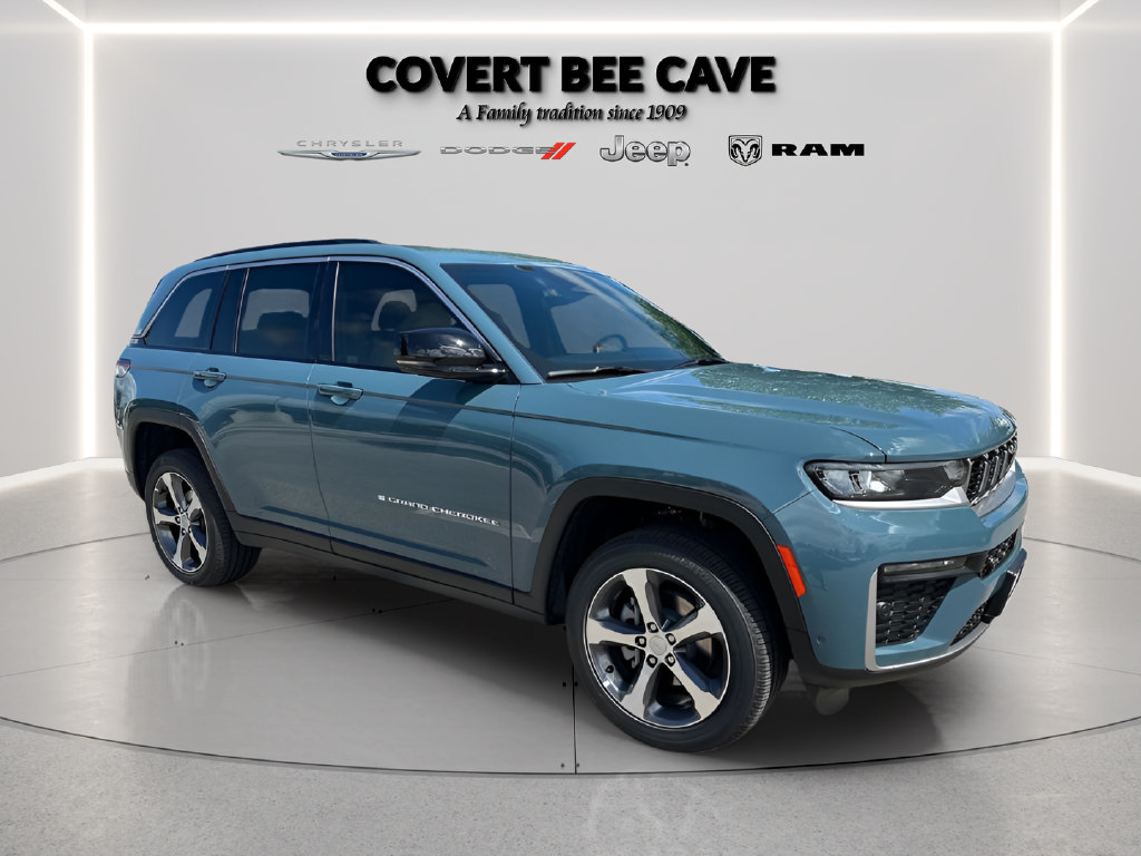 New 2026 Jeep Grand Cherokee Limited w/ Luxury Tech Group II RWD image 2