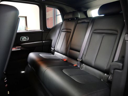 Used 2022 Rolls-Royce Cullinan AWD/4WD image 8