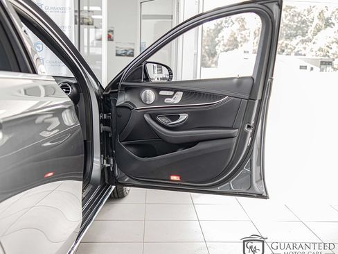 Used 2019 Mercedes-Benz E 300 4MATIC w/ Driver Assistance Package image 41