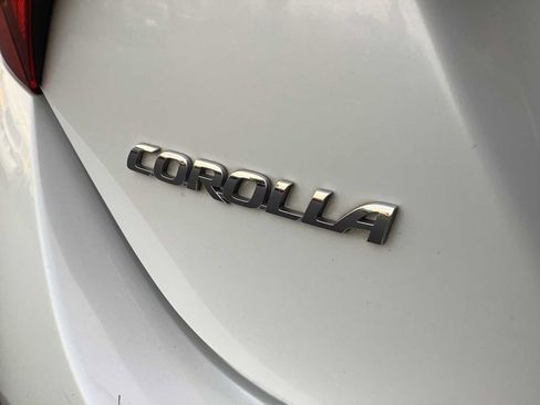 Used 2018 Toyota Corolla XSE w/ Carpet Mat Package (TMS) FWD image 6