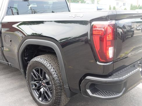 Used 2024 GMC Sierra 1500 Pro w/ Graphite Edition AWD/4WD image 9