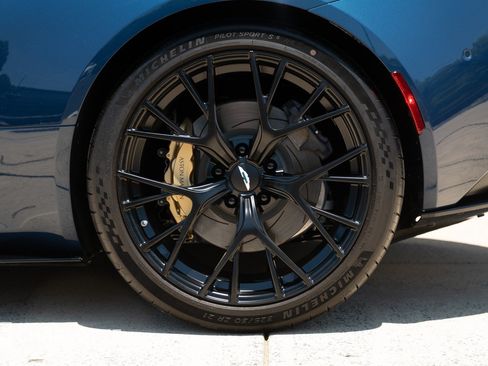 Used 2025 Aston Martin DB12 Coupe RWD image 11