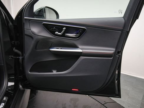 Used 2025 Mercedes-Benz GLC 43 AMG 4MATIC image 45