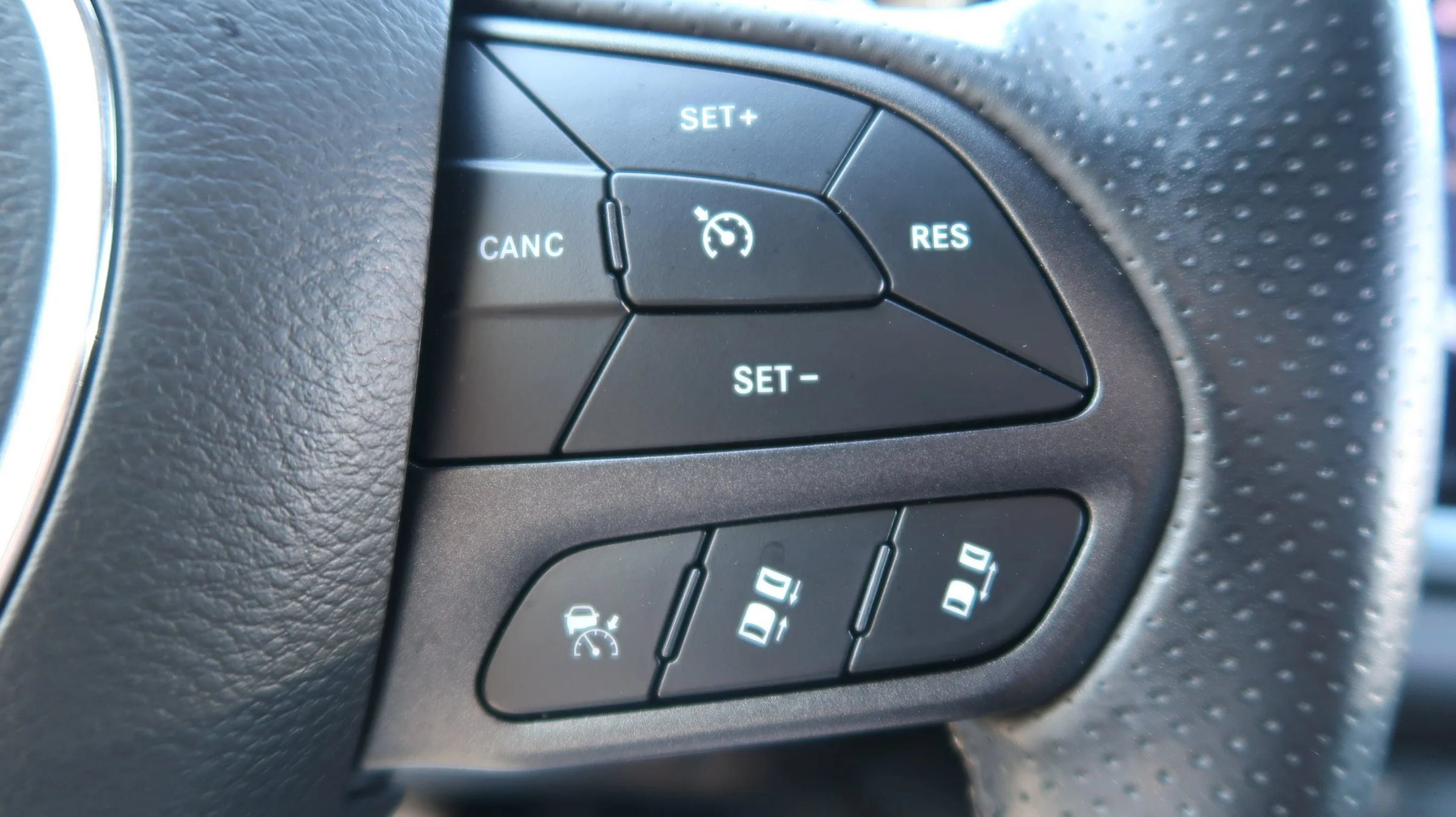 Used 2022 Dodge Durango R/T RWD image 38