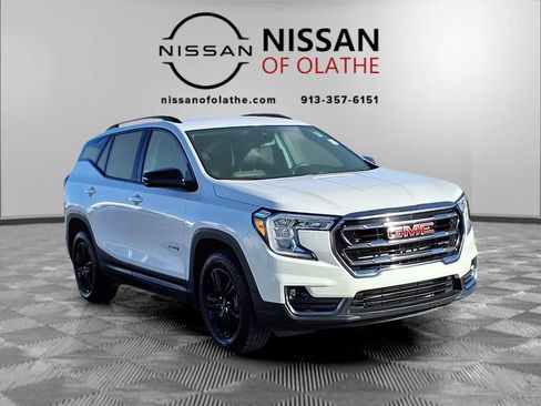 Used 2022 GMC Terrain AT4 image 33