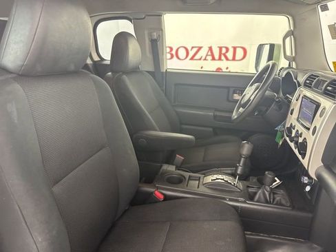Used 2013 Toyota FJ Cruiser 4WD w/ Convenience Pkg image 14