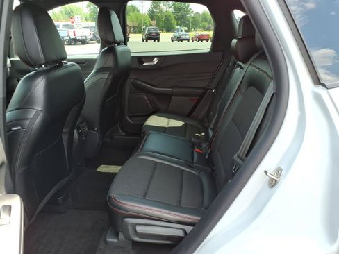 Used 2025 Ford Escape ST-Line w/ Tech Pack #1 AWD/4WD image 14
