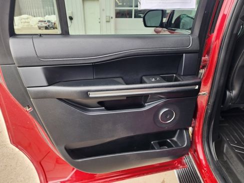 Used 2021 Ford Expedition Max XLT image 11
