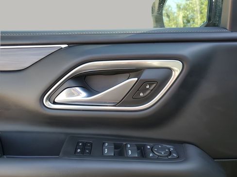 Used 2021 Chevrolet Tahoe Z71 w/ Luxury Package image 24