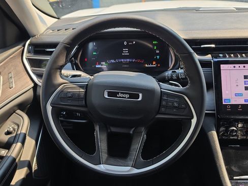 Used 2023 Jeep Grand Cherokee 4WD 4xe image 18
