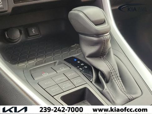 Used 2020 Toyota RAV4 LE w/ All Weather Liner Package AWD/4WD image 30