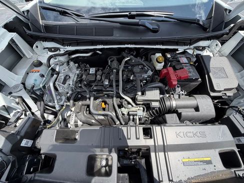 New 2026 Nissan Kicks SR w/ SR Premium Package FWD image 32