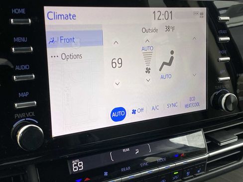 Used 2022 Toyota Sienna Platinum image 25