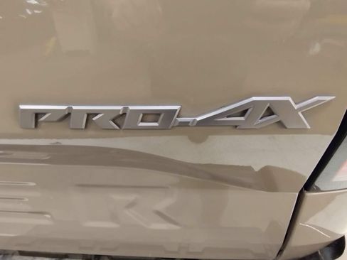 Used 2022 Nissan Frontier PRO-4X w/ Off-Road Protection Package AWD/4WD image 17