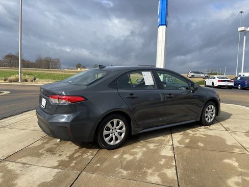 Used 2024 Toyota Corolla LE image 11