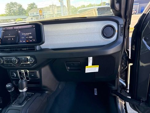 New 2026 Jeep Wrangler Unlimited Sport AWD/4WD image 25
