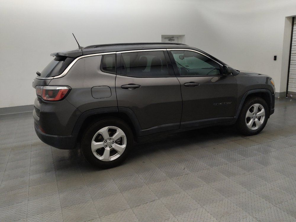 Used 2019 Jeep Compass Latitude FWD image 10