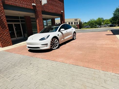 Used 2018 Tesla Model 3 Performance AWD/4WD image 3