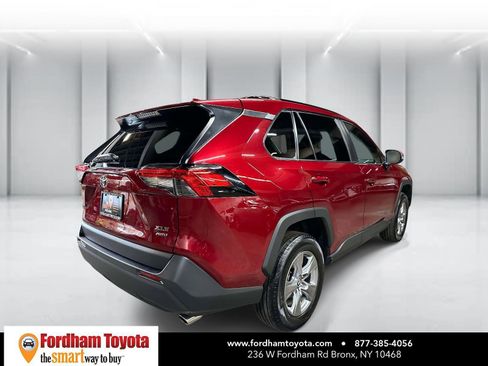 Used 2025 Toyota RAV4 XLE image 2
