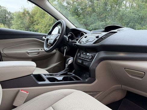 Used 2018 Ford Escape SE w/ Ford Safe & Smart Package AWD/4WD image 15