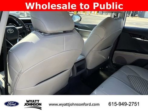 Used 2020 Toyota Camry SE image 18