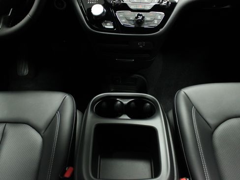 New 2026 Chrysler Pacifica Select AWD/4WD image 21