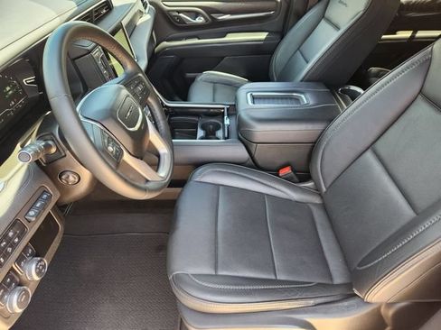 Used 2023 GMC Yukon Denali AWD/4WD image 13